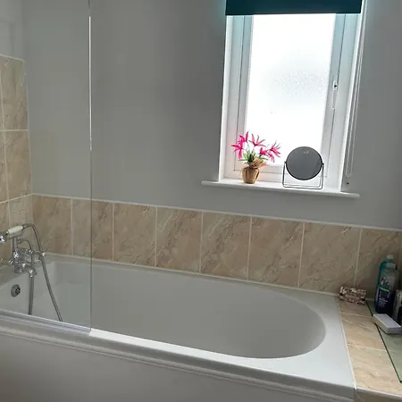 בית נופש Stunning American Style House Overlooking River קאבן